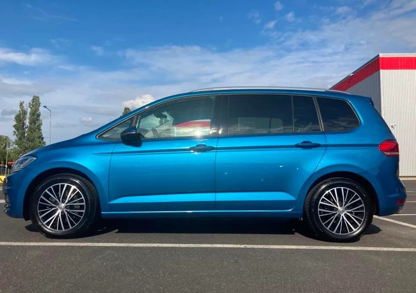 Volkswagen Touran cena 95750 przebieg: 59150, rok produkcji 2018 z Poznań małe 742